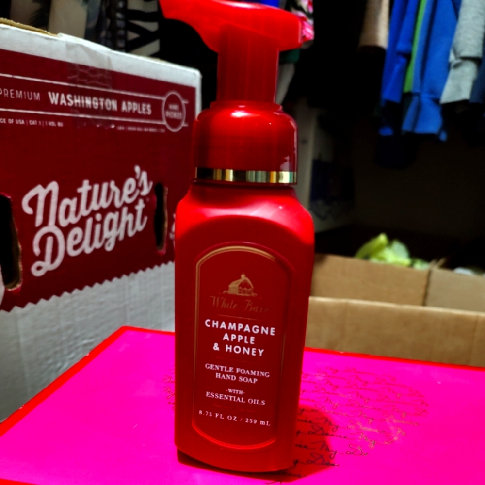 Bath and Body Works Champagne Apple and Honey soap